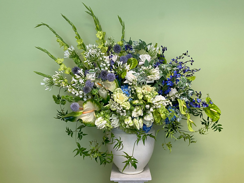tribute-flowers-arrangement