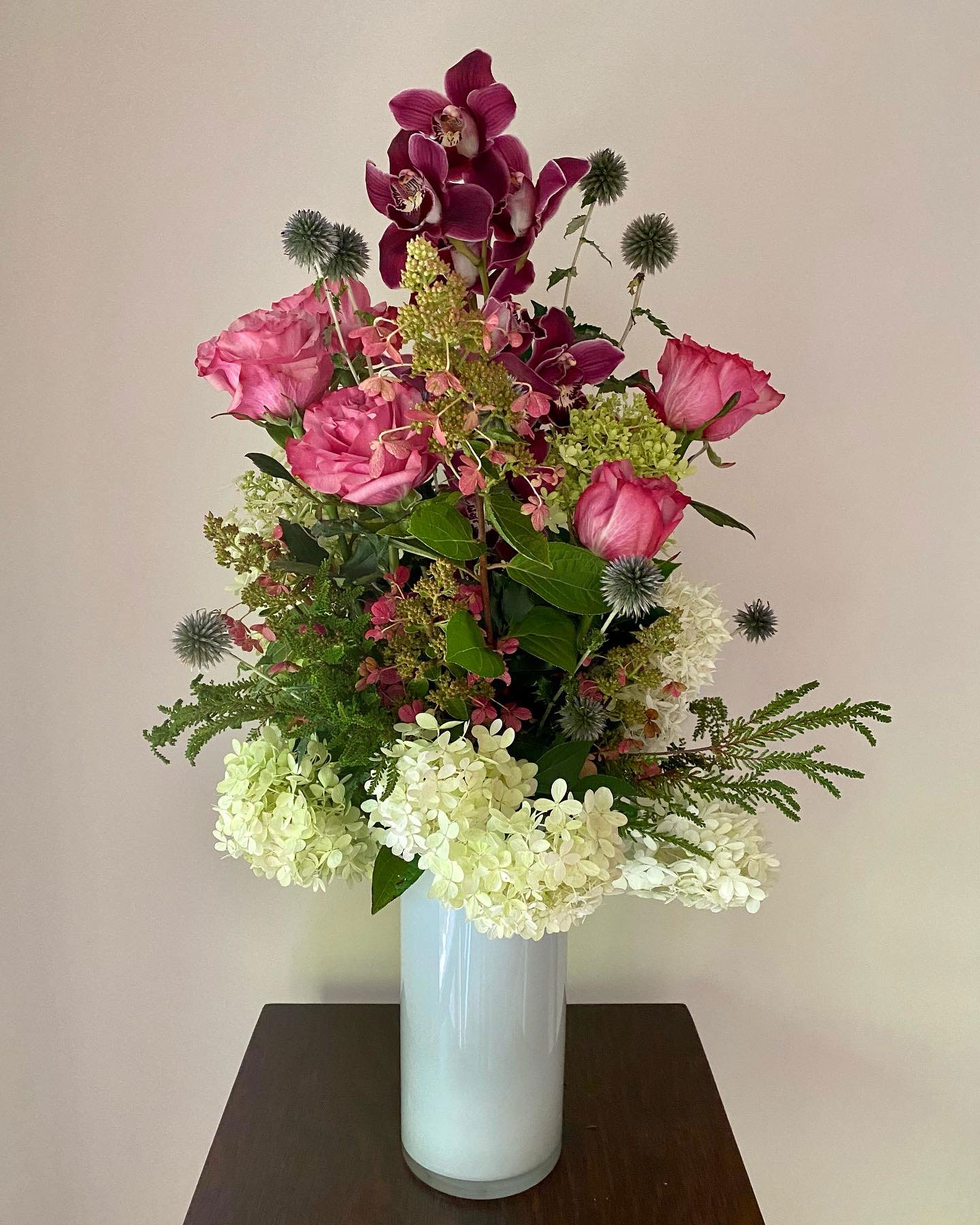 Queen-Elizabeth-Tribute-Flower-Design-vase