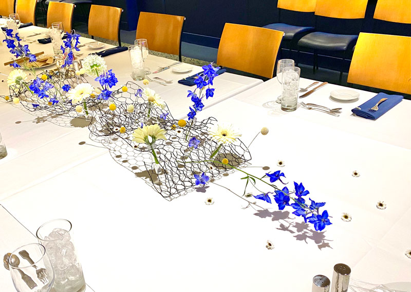 yale-athletics-event-flowers-table